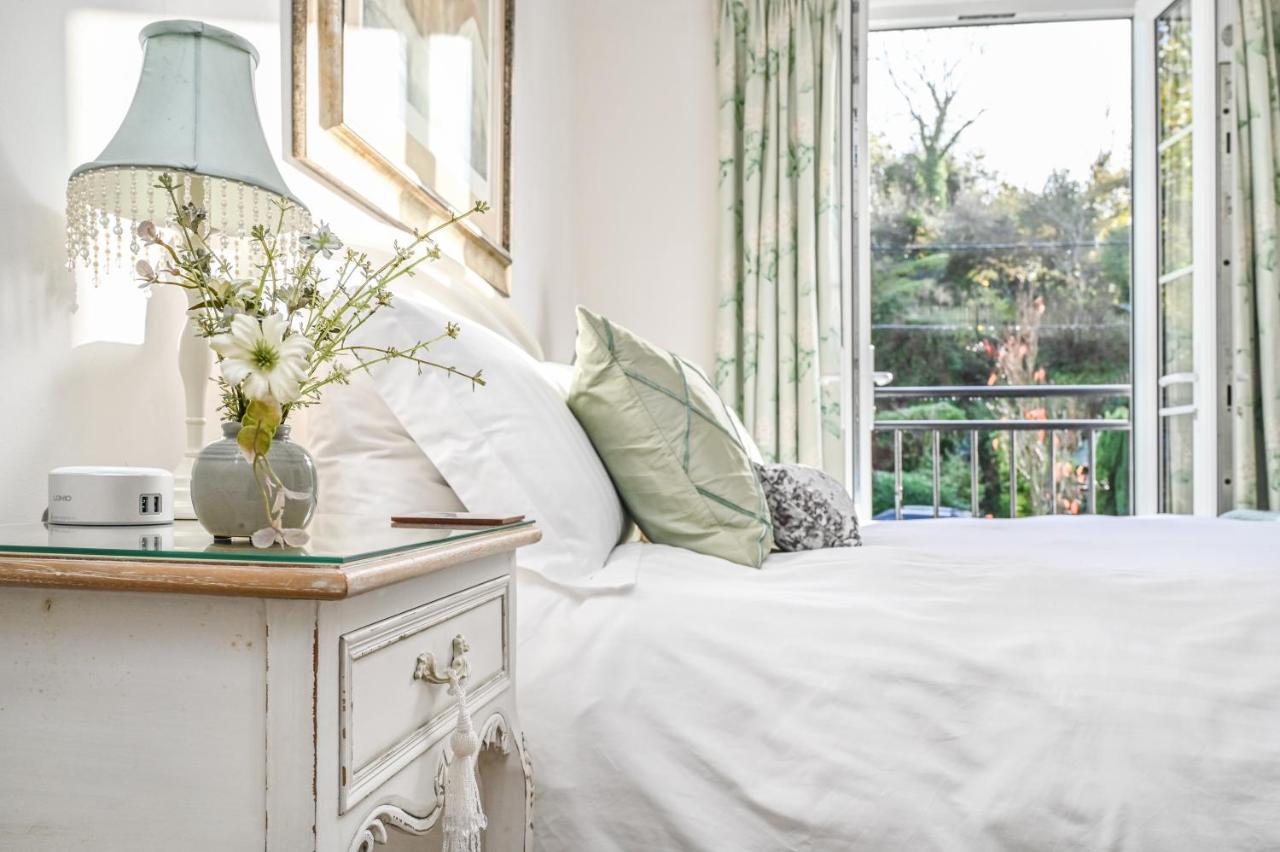 A Superb Bijou Retreat With Jacuzzi Near An Excellent Village Pub Yelverton Extérieur photo
