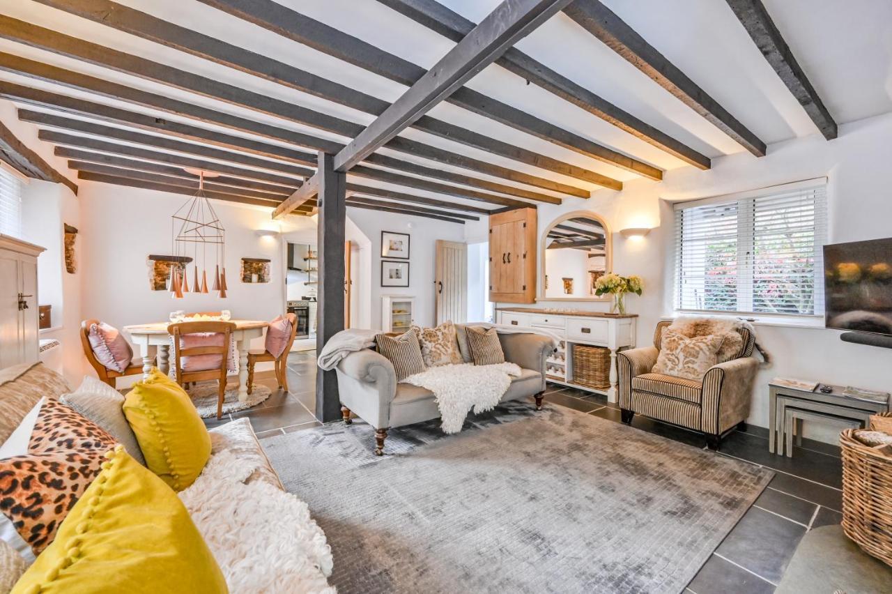 A Superb Bijou Retreat With Jacuzzi Near An Excellent Village Pub Yelverton Extérieur photo