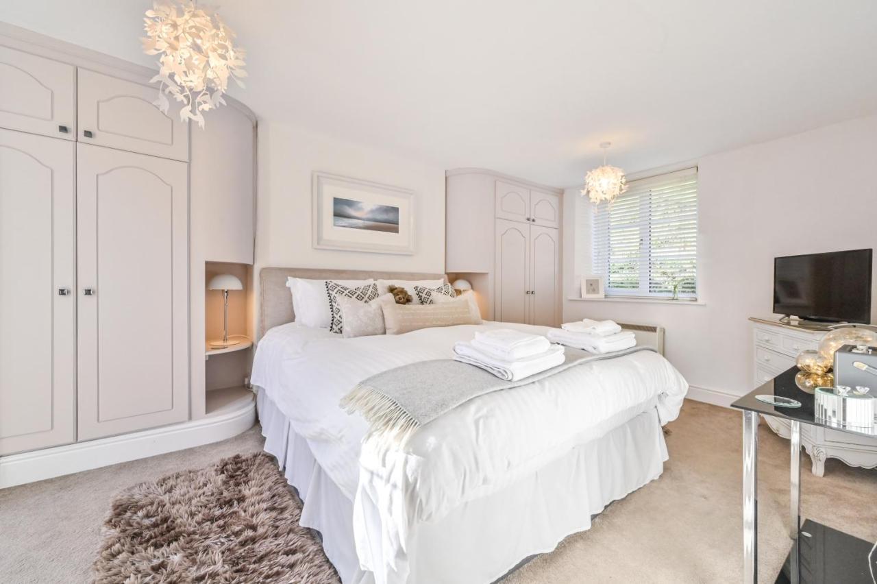 A Superb Bijou Retreat With Jacuzzi Near An Excellent Village Pub Yelverton Extérieur photo