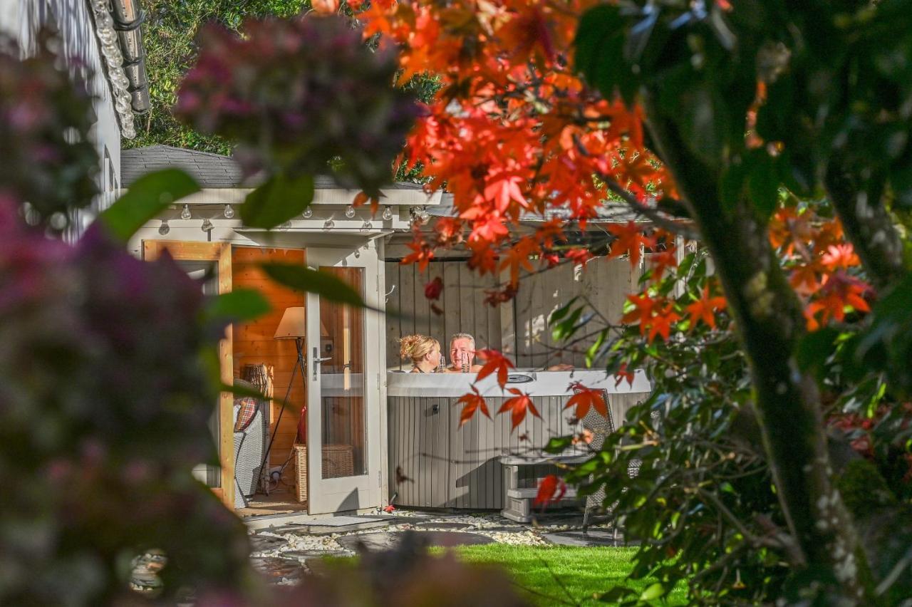 A Superb Bijou Retreat With Jacuzzi Near An Excellent Village Pub Yelverton Extérieur photo
