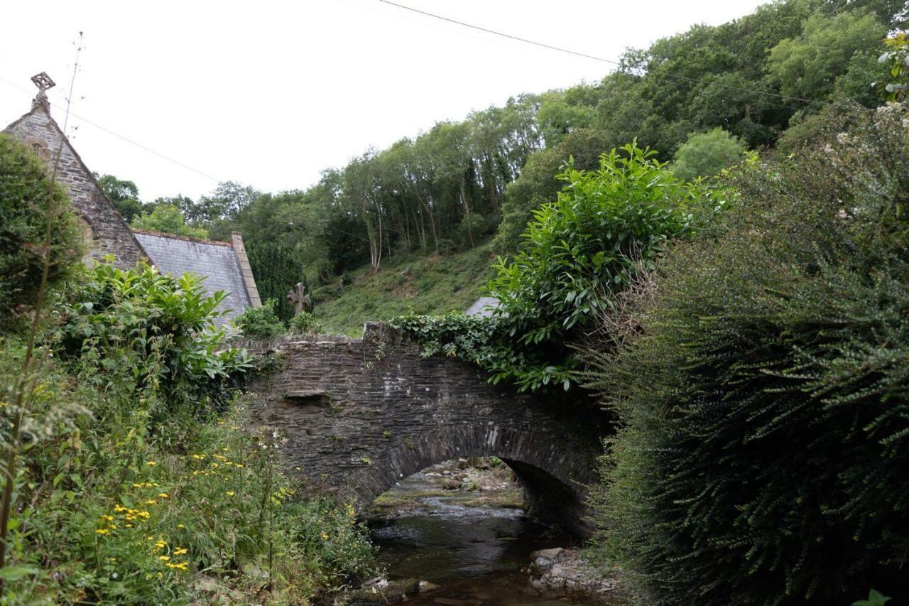 A Superb Bijou Retreat With Jacuzzi Near An Excellent Village Pub Yelverton Extérieur photo