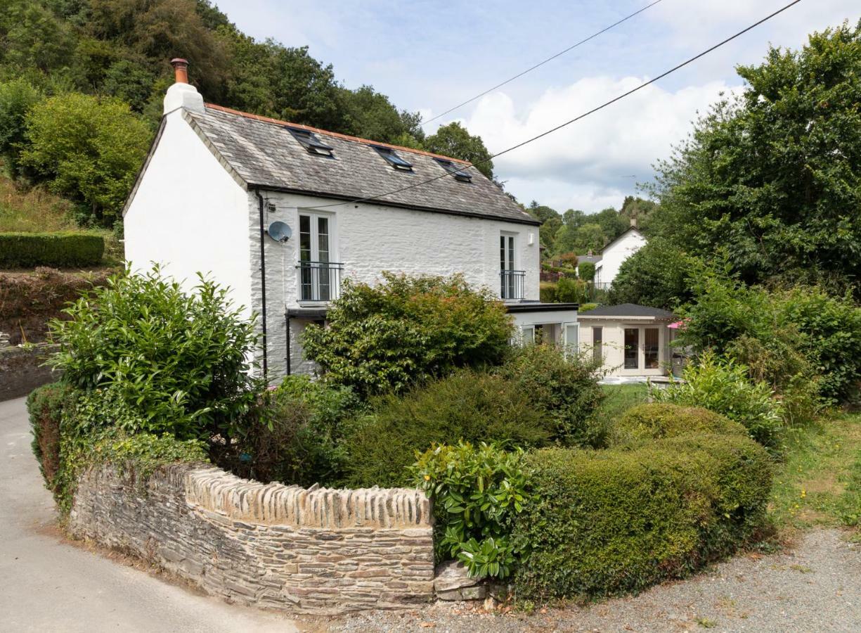 A Superb Bijou Retreat With Jacuzzi Near An Excellent Village Pub Yelverton Extérieur photo