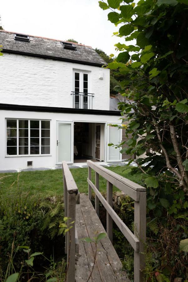 A Superb Bijou Retreat With Jacuzzi Near An Excellent Village Pub Yelverton Extérieur photo